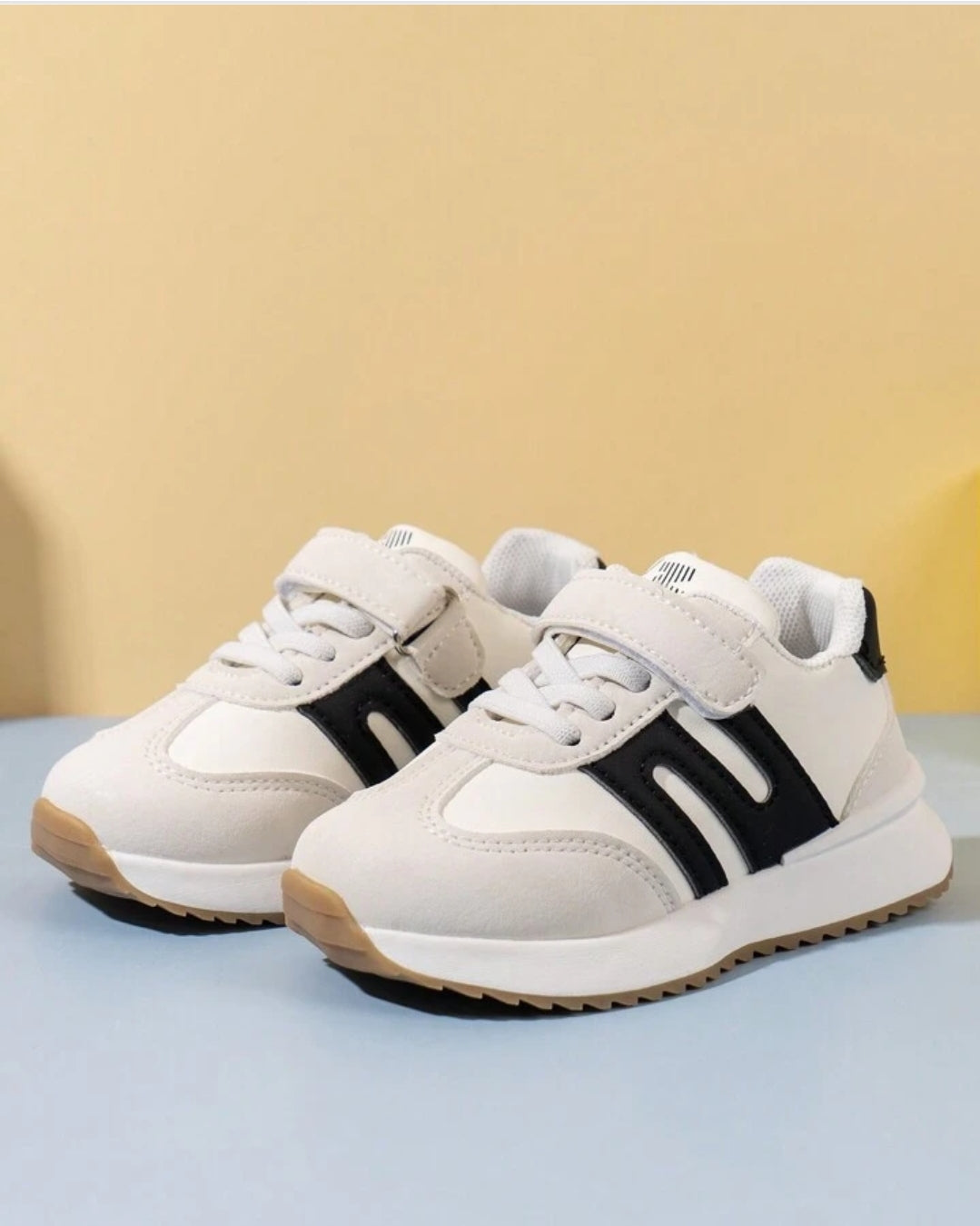 Unisex Explorer Sneakers