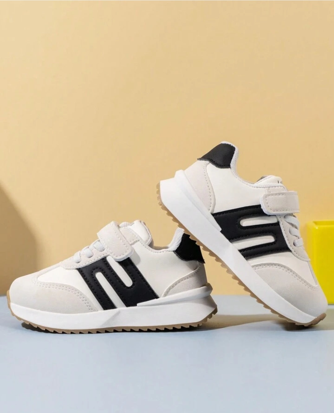 Unisex Explorer Sneakers