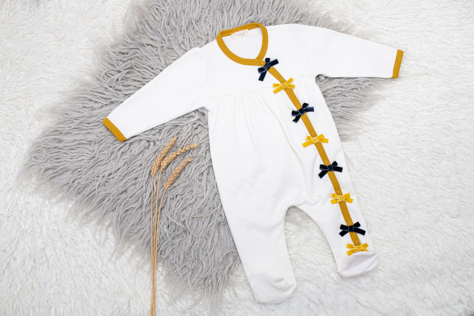 White Little Bow Cotton Onesie - Mini Me