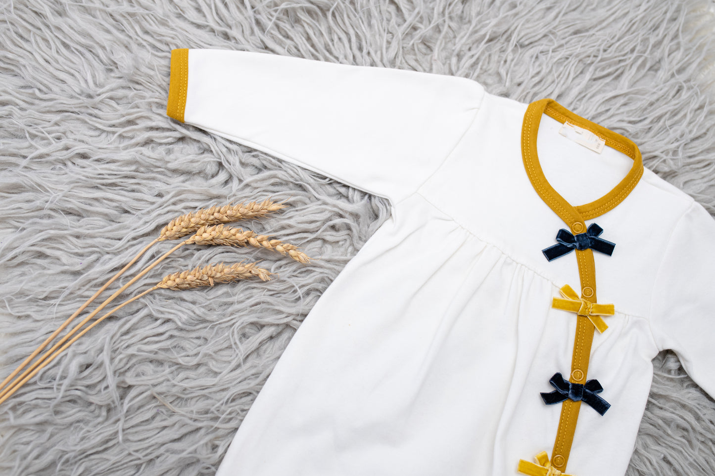 White Little Bow Cotton Onesie - Mini Me